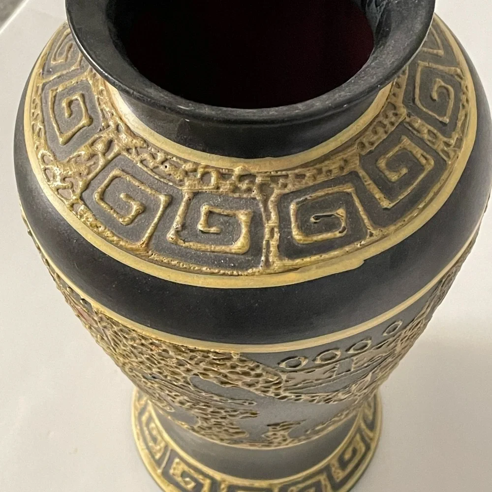 Vintage Beautiful Greece design vase rare
